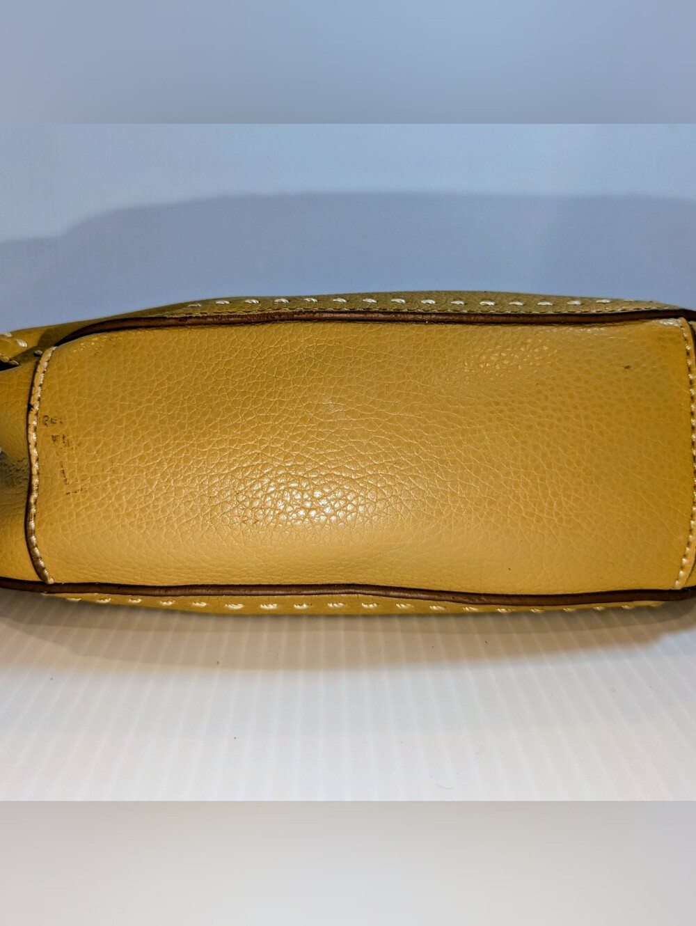 Tommy Hilfiger Mustard Yellow Pebbled Faux Leather Mini Shoulder Bag Y2K - Picture 3 of 12